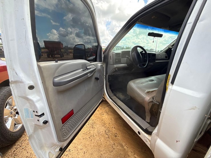 ford-f350-xl-image-7