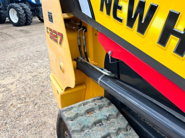 2021-new-holland-c327-image-27