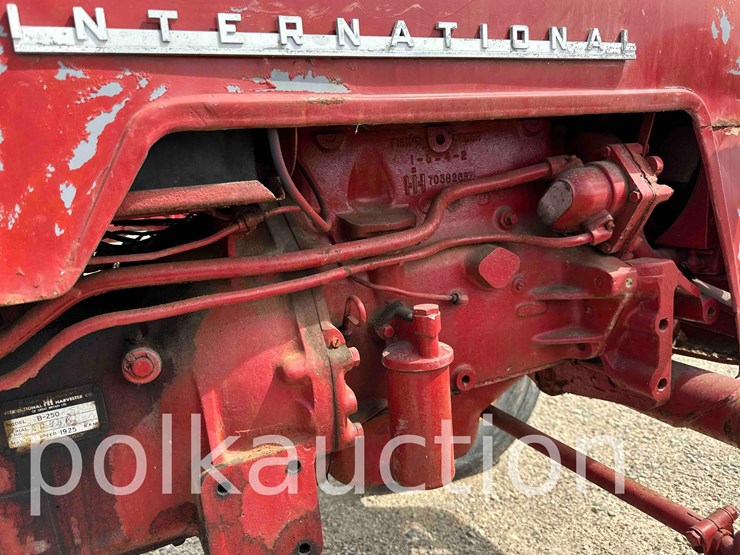 10663---ih-b-250-diesel-(sn#-20883)-image-12