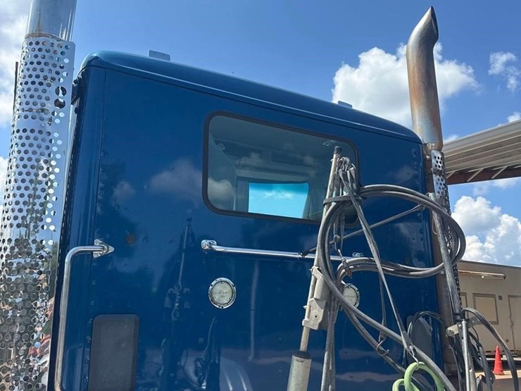 2018-kenworth-t880-image-13
