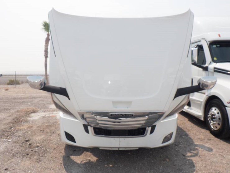 2023-freightliner-cascadia-126-image-14