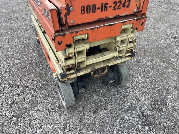 2017-jlg-1930es-image-4