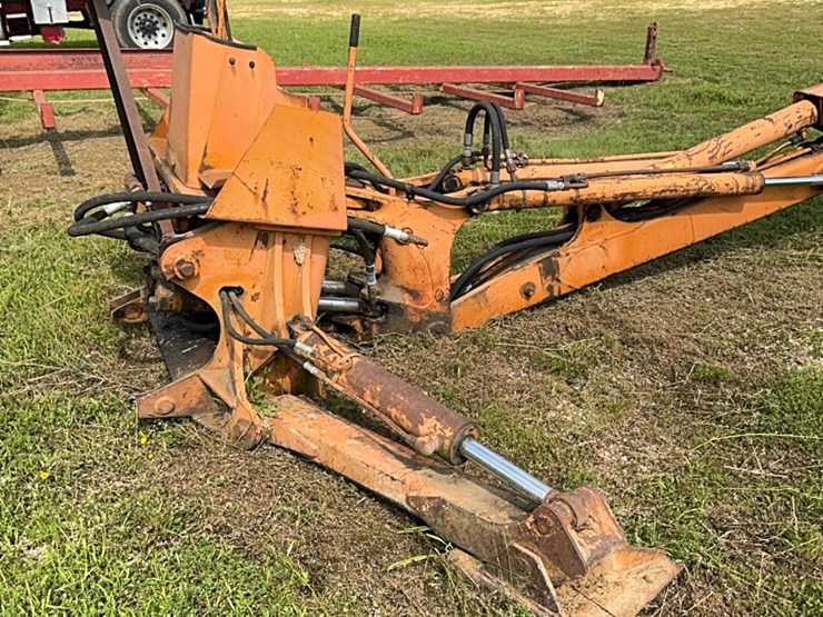 case-backhoe-attachment-image-5