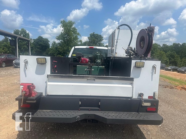 2017-ford-f350-xl-image-5