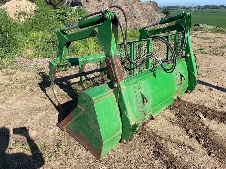 2014-john-deere-6210r-image-84