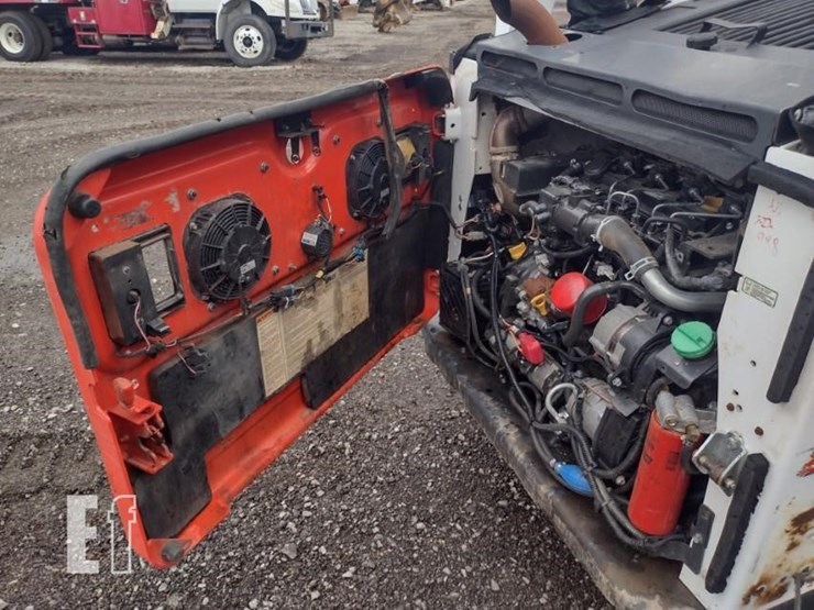 2019-bobcat-t770-image-37