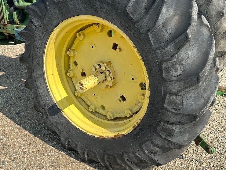 john-deere-4020-image-12