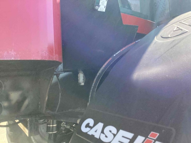 2021-case-trident-5550-spreader-image-40