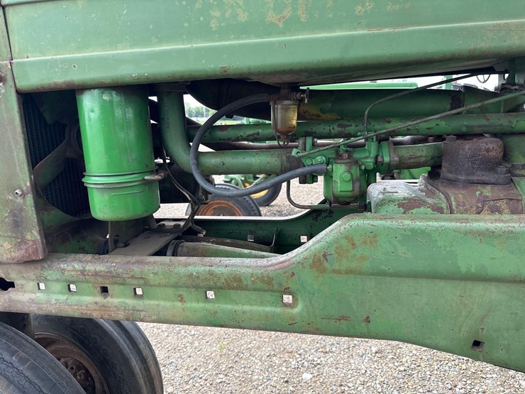 john-deere-b-image-4