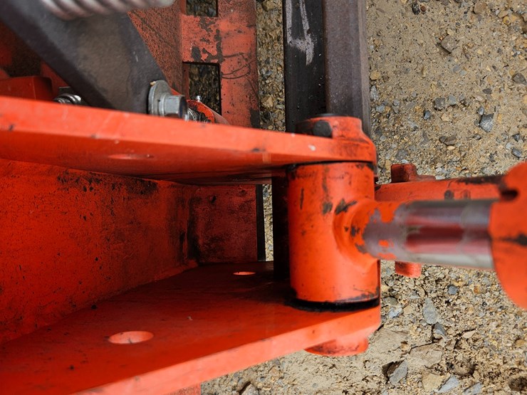 #20866-•-2008-kubota-l3240-tractor-image-50