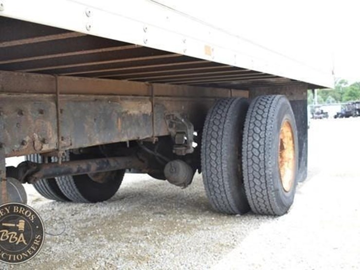 2008-kenworth-t300-image-24