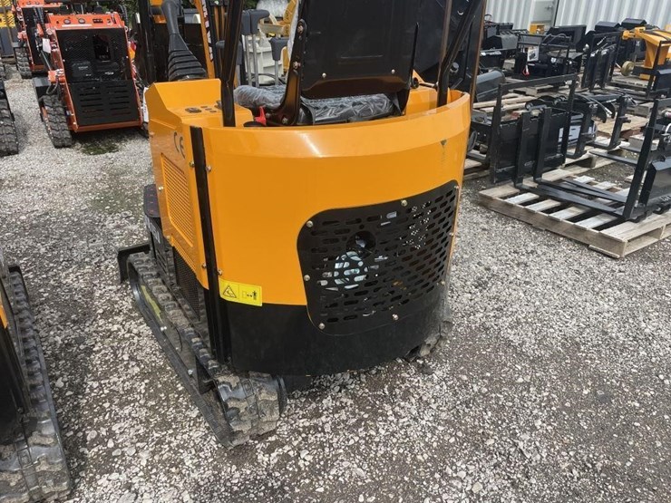 new-miva-mini-excavator:-6.6t-image-3