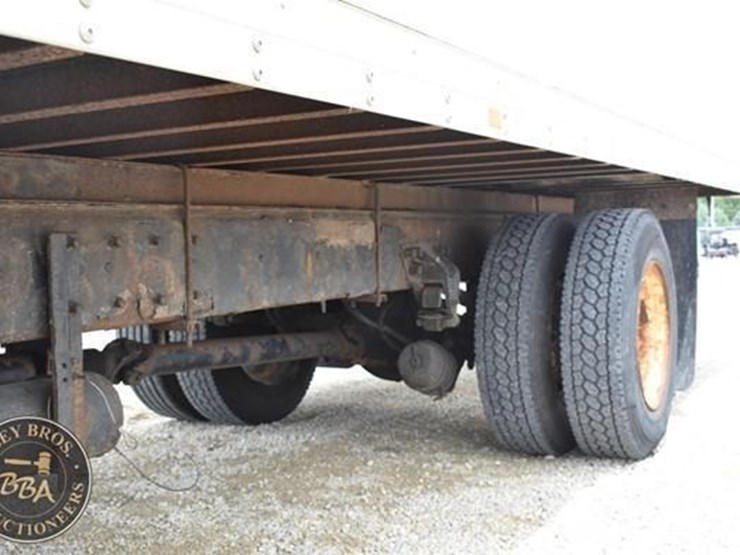 2008-kenworth-t300-image-23