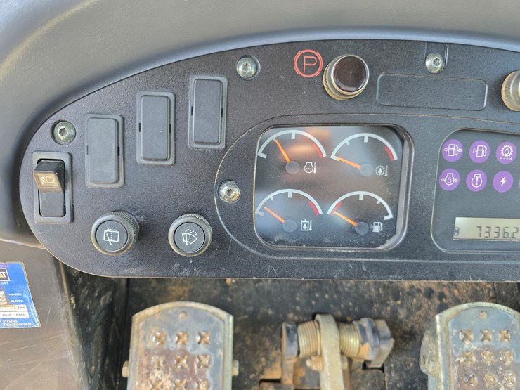 2005-caterpillar-953c-image-131