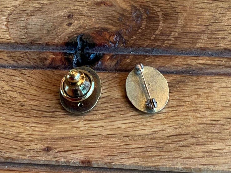 (2)-john-deere-25-year-service-pins-image-3