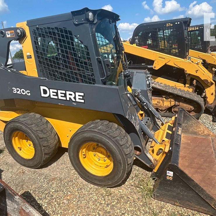DEERE 320G