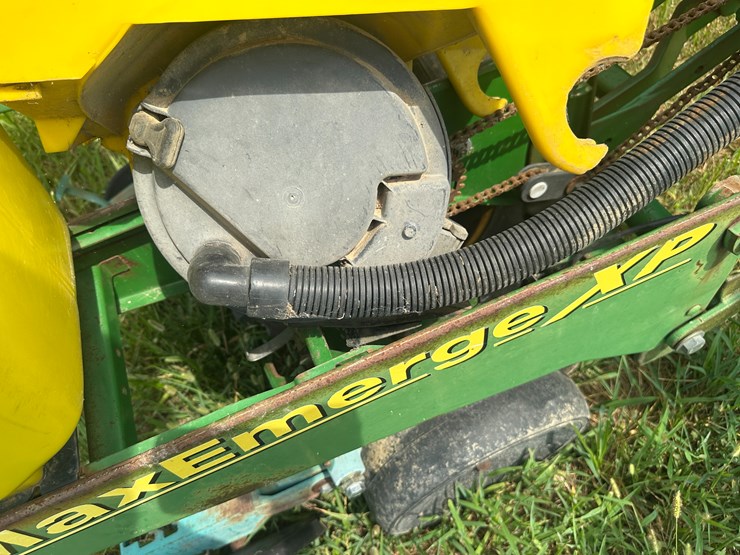 john-deere-30-image-16