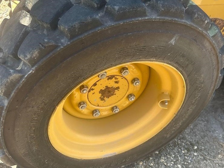 2021-caterpillar-236d3-image-5