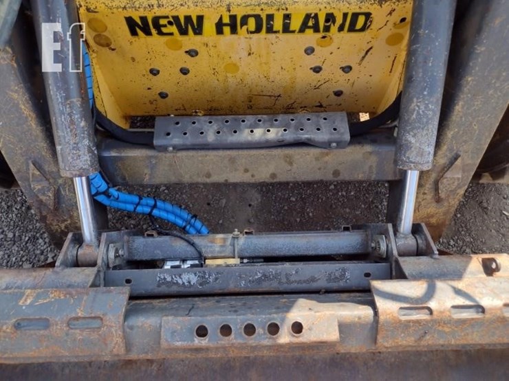 new-holland-l185-image-14