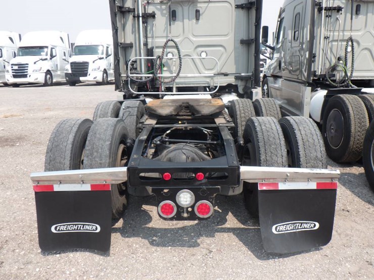 2024-freightliner-cascadia-126-image-5