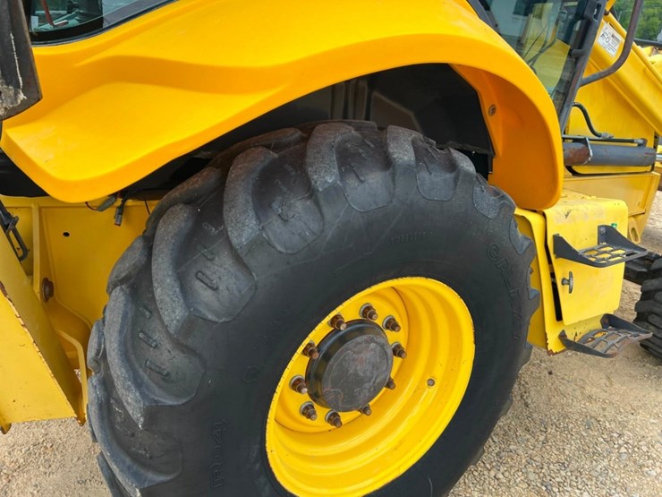 2011-new-holland-b95b-image-48