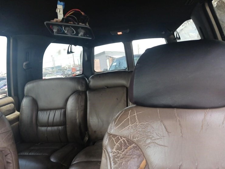 1999-gmc-suburban-image-7
