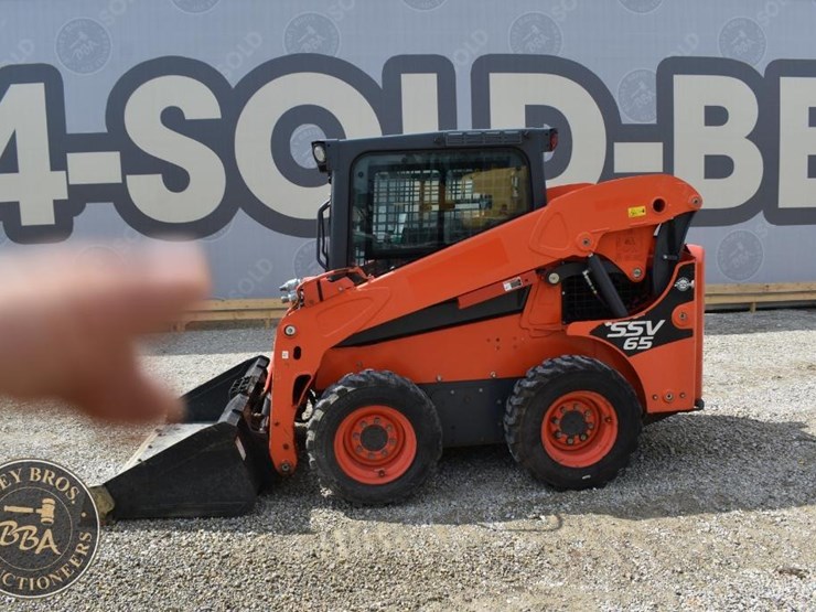2020-kubota-ssv65-image-5