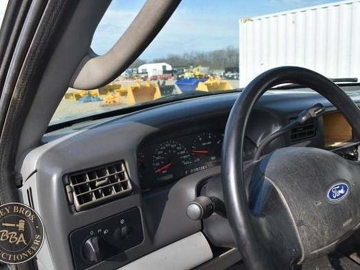 2003-ford-f550-image-34