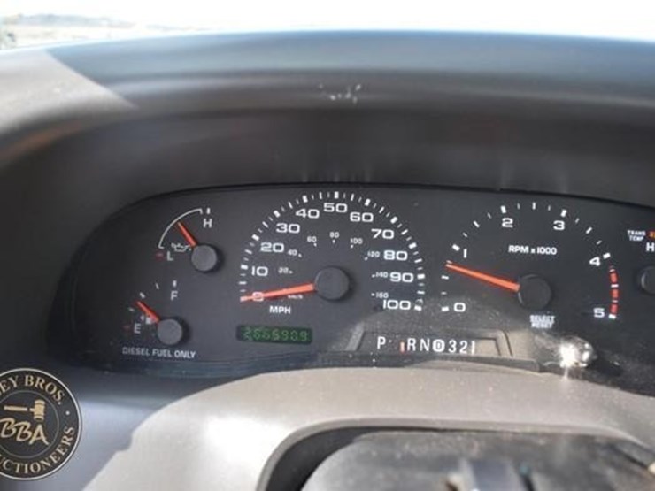 2003-ford-f550-image-37