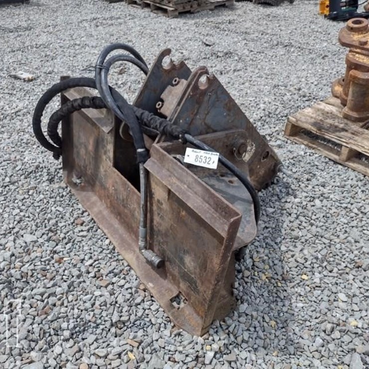 BOBCAT 2560 BREAKER