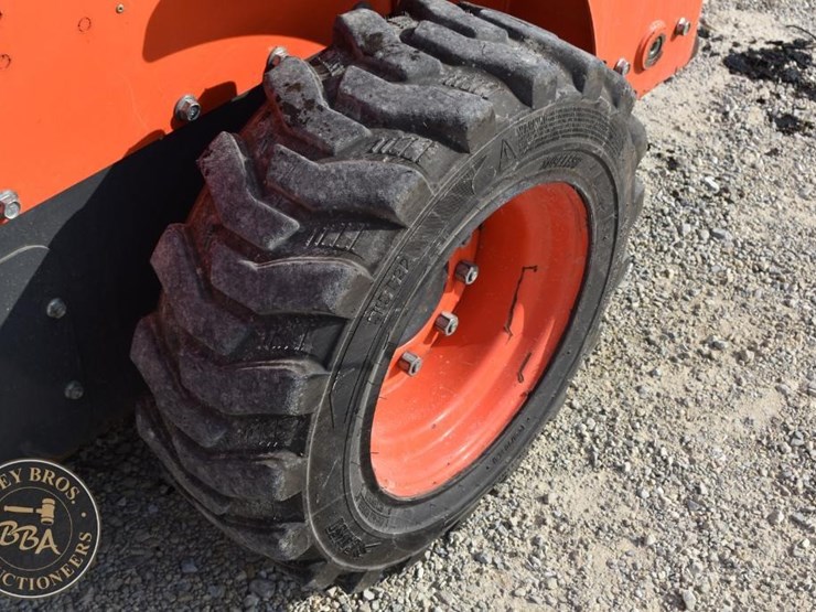2020-kubota-ssv65-image-31