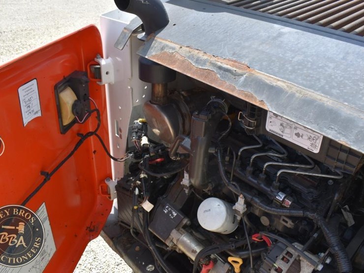2018-bobcat-s570-image-33