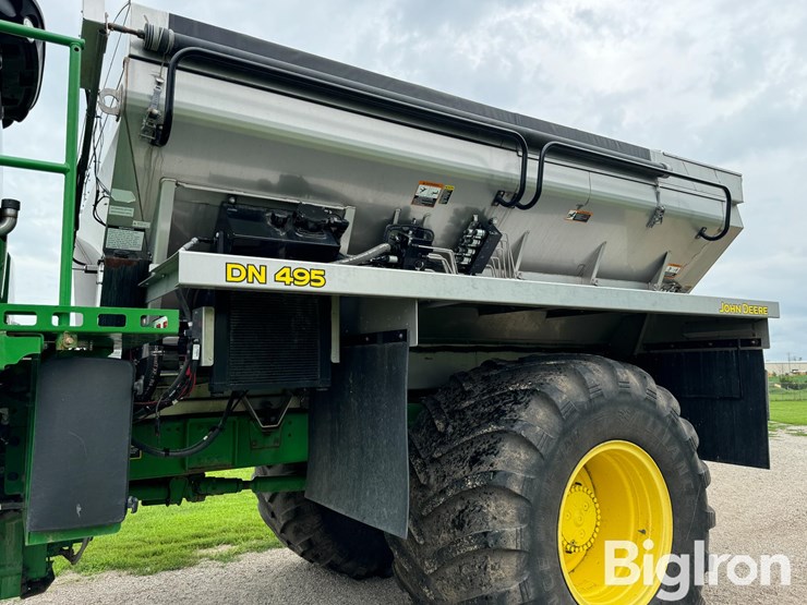 2021-john-deere-f4365-image-13