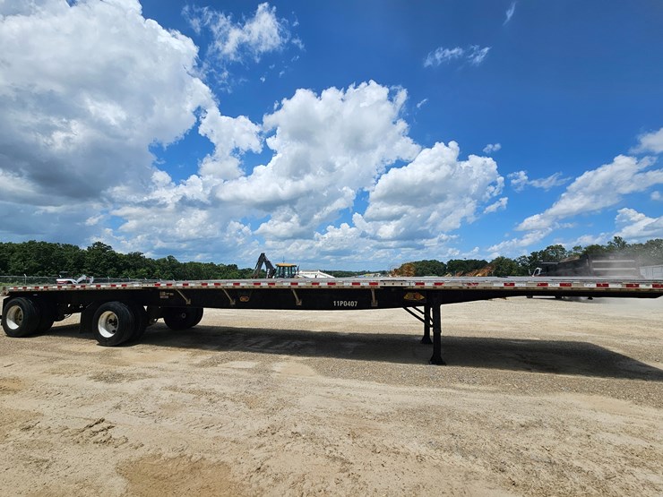 2011-great-dane-48'-x-102"-image-2