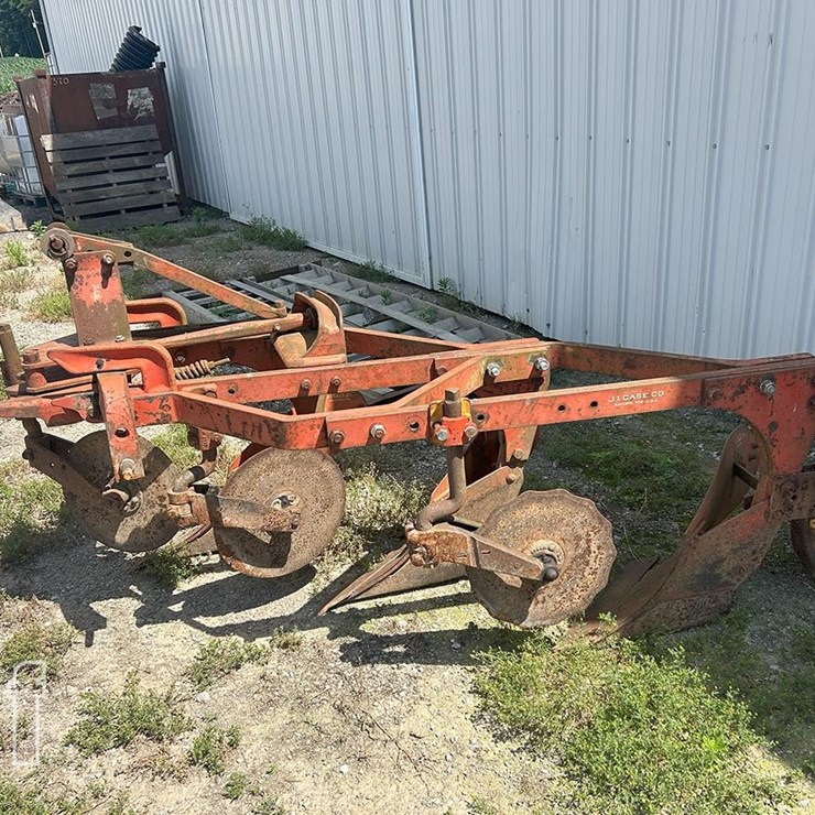 J I CASE WILSON 825-W38