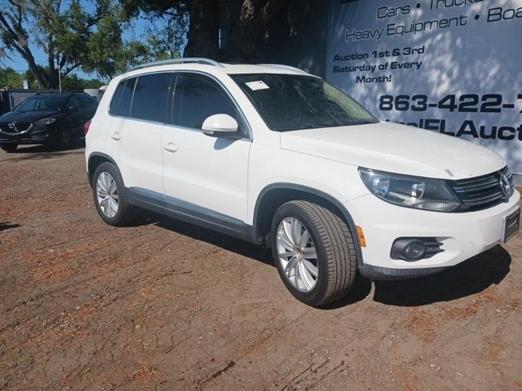 2012-volkswagen-tiguan-image-2