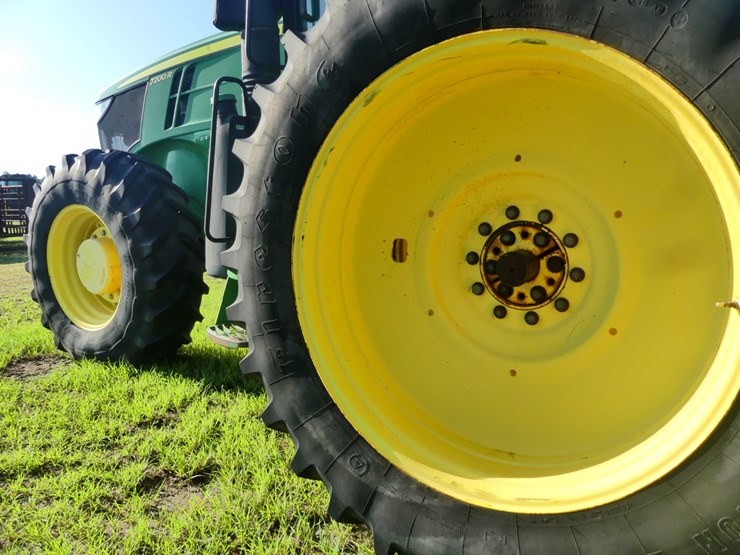 2013-john-deere-7200r-image-10
