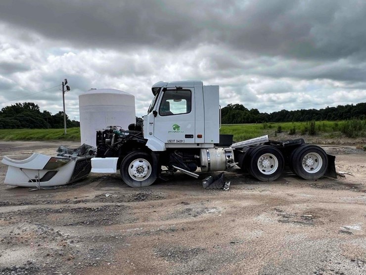 2007-volvo-vnl-truck-tractor-image-10