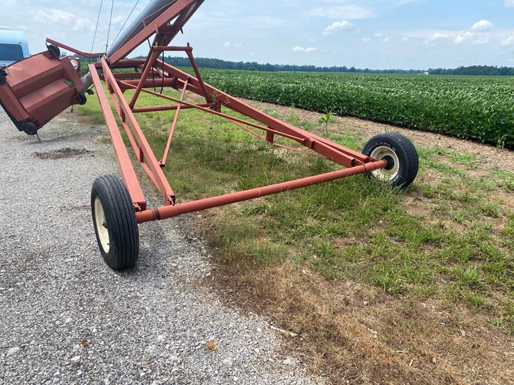 hutchison-10x71,-swingaway-auger-image-10