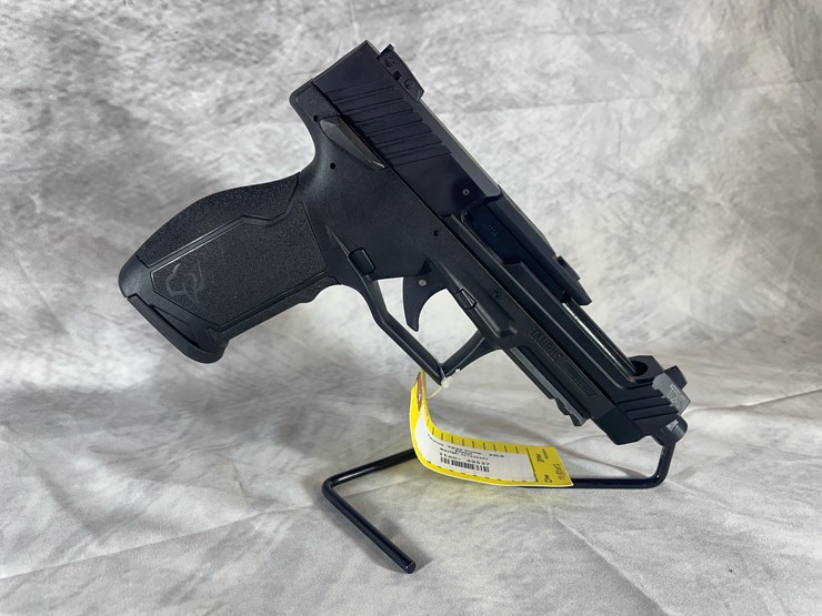 #4381-•-taurus-tx-22-competition-22-lr-pistol,-sn:-1pt435457-image-3