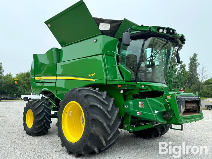 2023-john-deere-s780-image-3