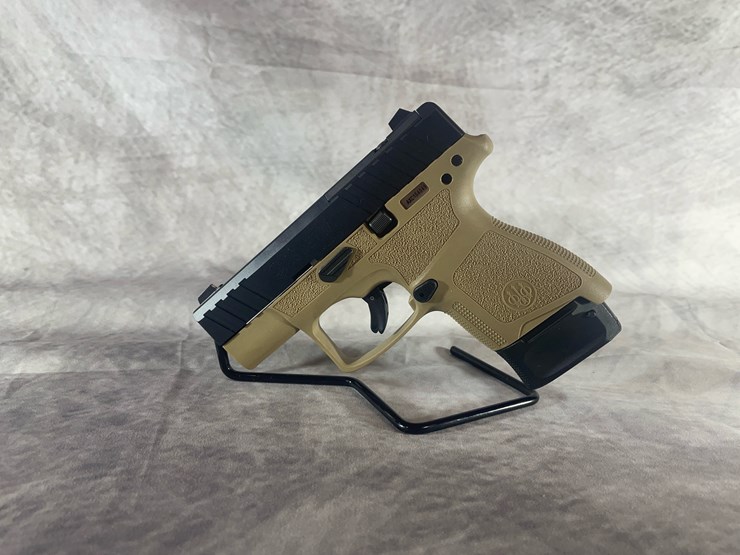 #4368-•-beretta-apx-a1-carry-9mm-luger-pistol,-sn:-axc154049-image-2