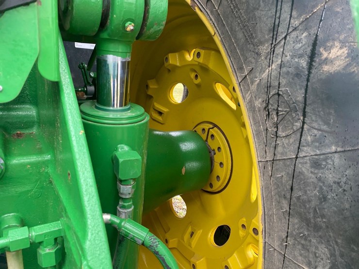 2016-john-deere-8245r-image-23
