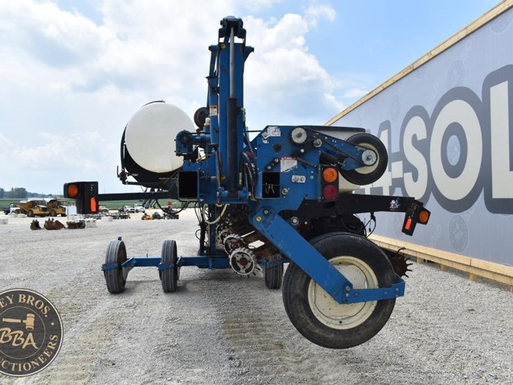 2005-kinze-3600-image-7