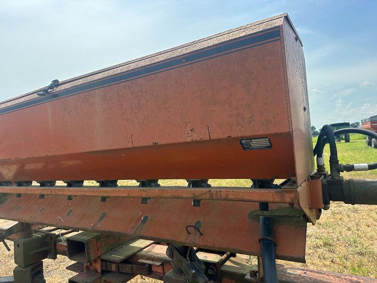 #26624-•-best-mfg-ls9600-seeder-w/-levee-plow-image-11
