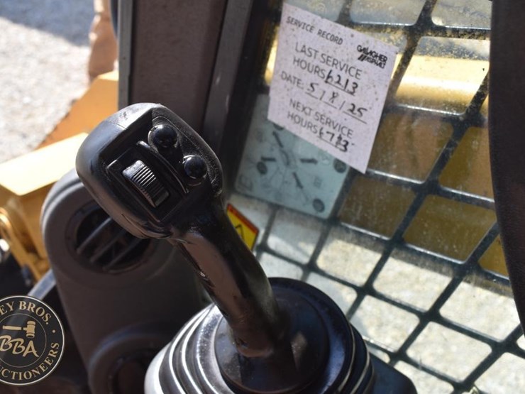 2018-caterpillar-262d-image-59