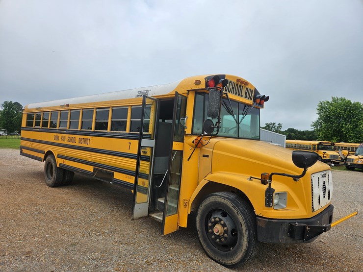 2005-freightliner-fs65-image-50