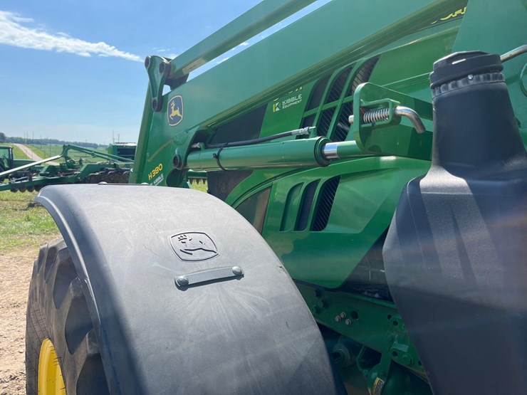 2014-john-deere-6210r-image-10