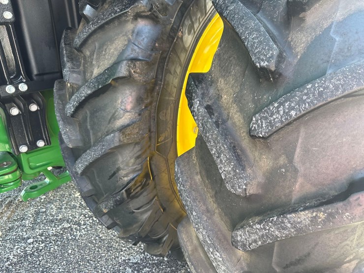 2022-john-deere-9r-390-image-23