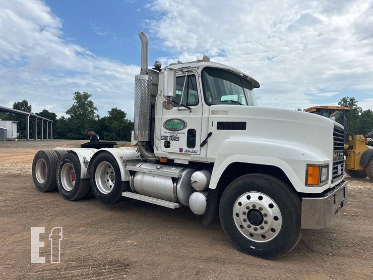 2001-mack-ch613-image-3